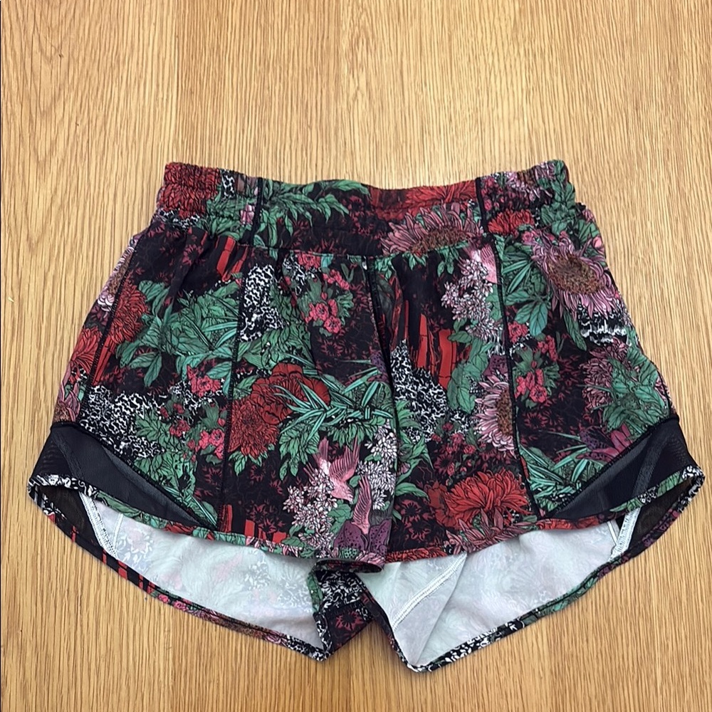 Lululemon Hotty Hot Short
